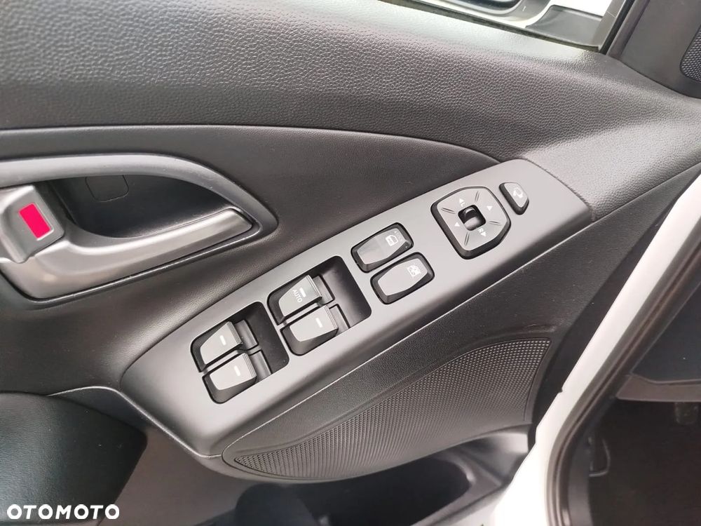 Hyundai ix35 2.0 CRDi 4WD Premium - 32