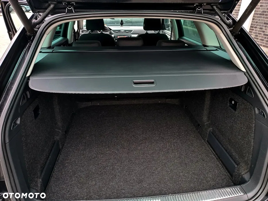 Skoda Superb 2.0 TDI Ambition DSG7 - 35