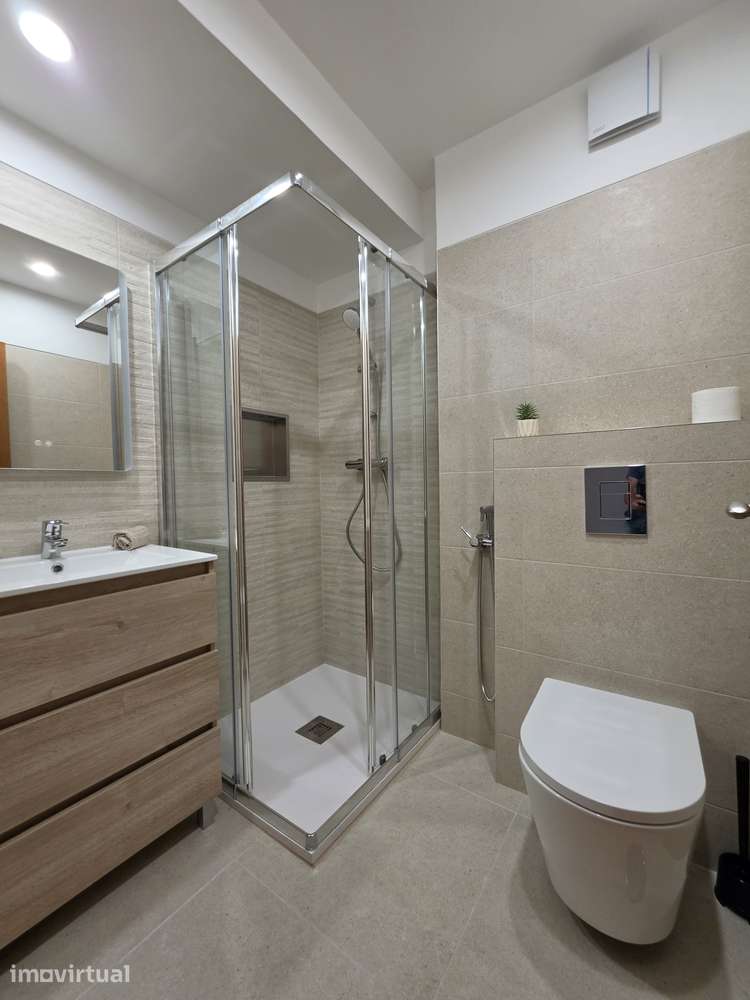 Quarto c/ AC | ISEL / IST / Cidade Universitária/ Metro Linha Vermelha - Grande imagem: 5/6