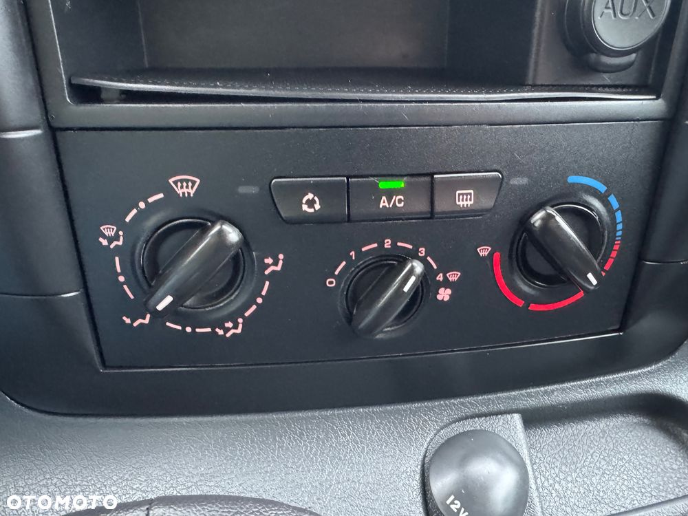 Peugeot Expert Kombi Standard 2,8t EAT8 - 25