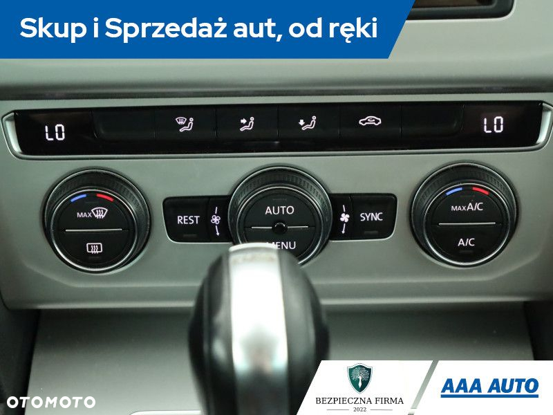 Volkswagen Passat - 14