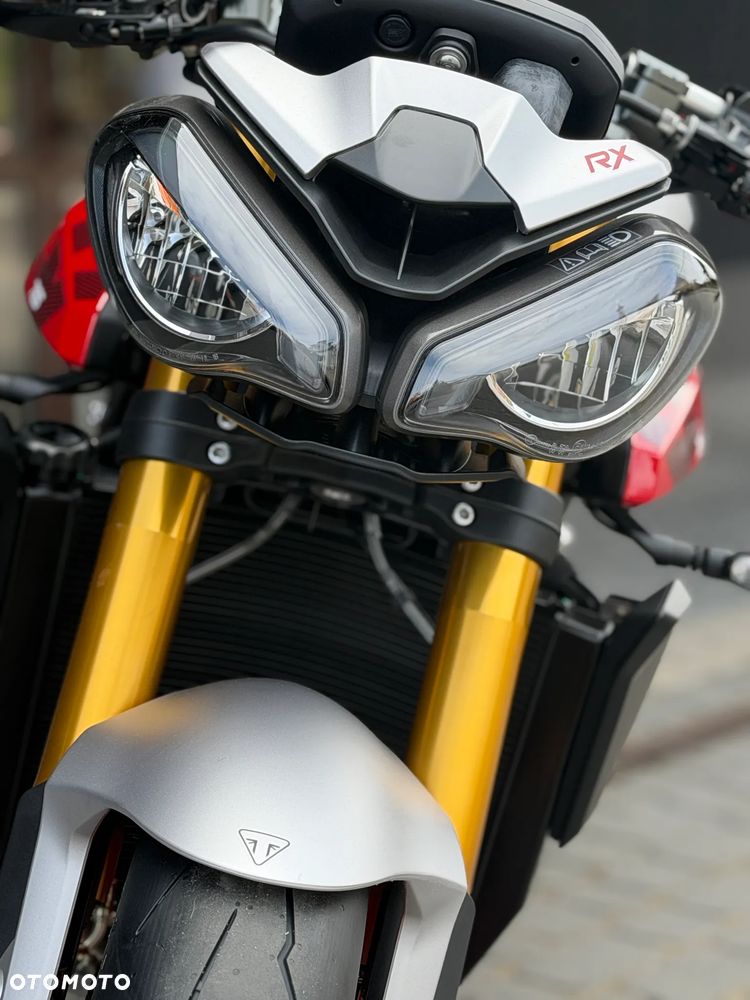 Triumph Street Triple - 20