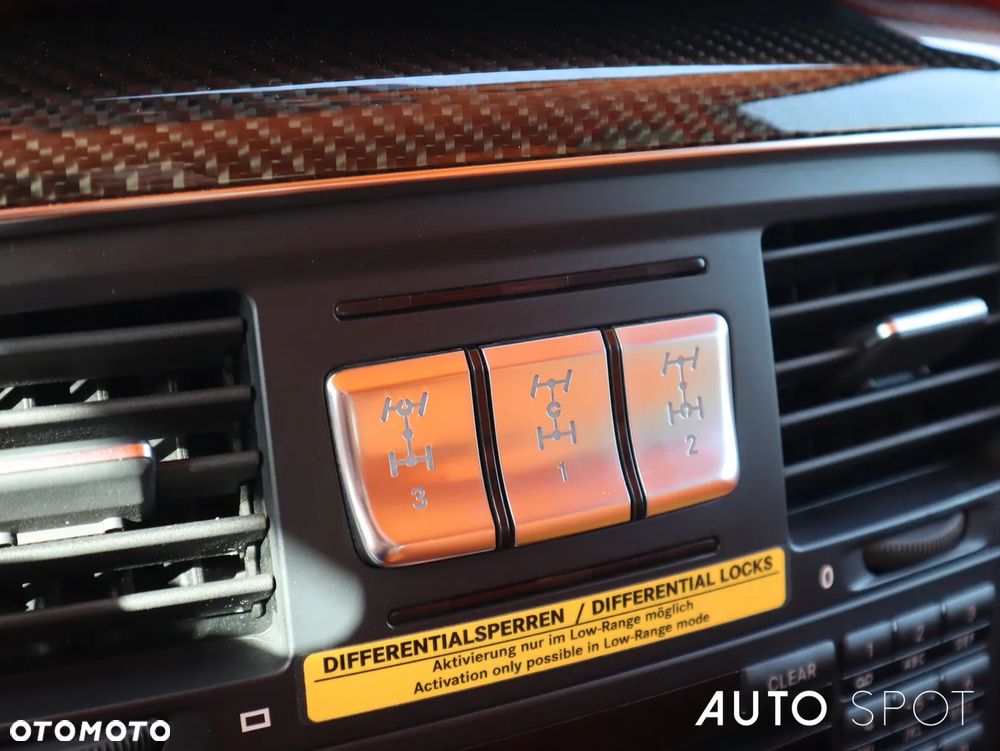 Mercedes-Benz Klasa G 63 AMG AMG SPEEDSHIFT 7G-TRONIC - 33