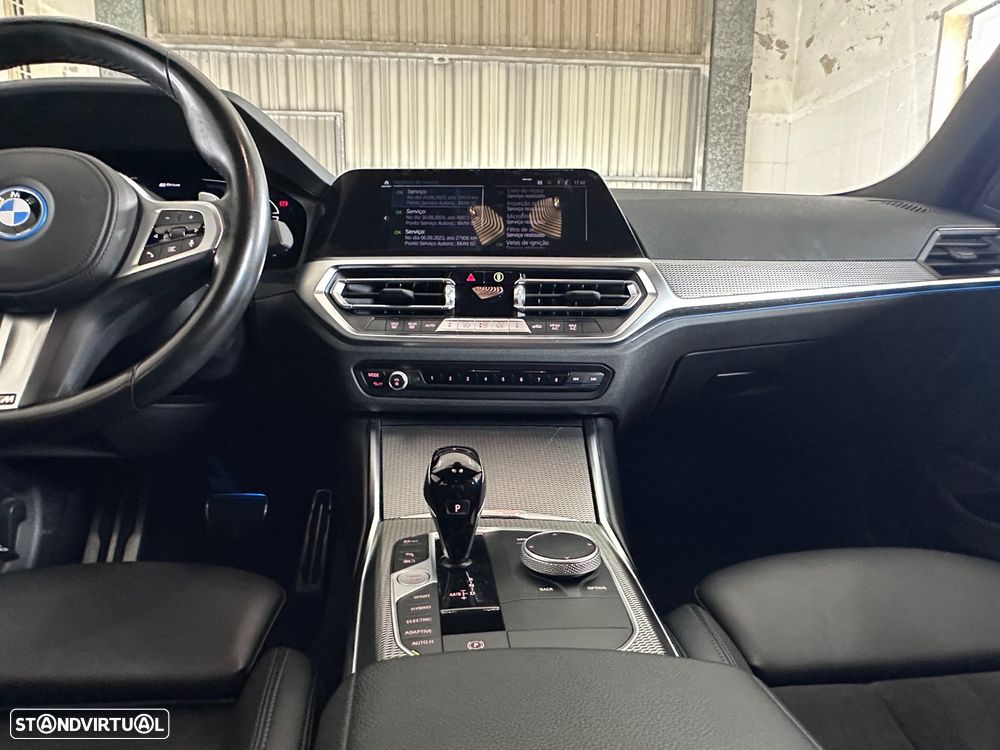 BMW 330 e Pack M Auto - 27