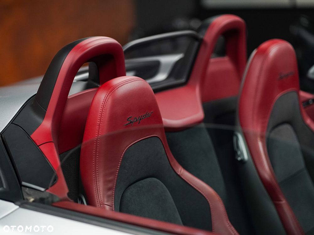 Porsche 718 Boxster Spyder - 21