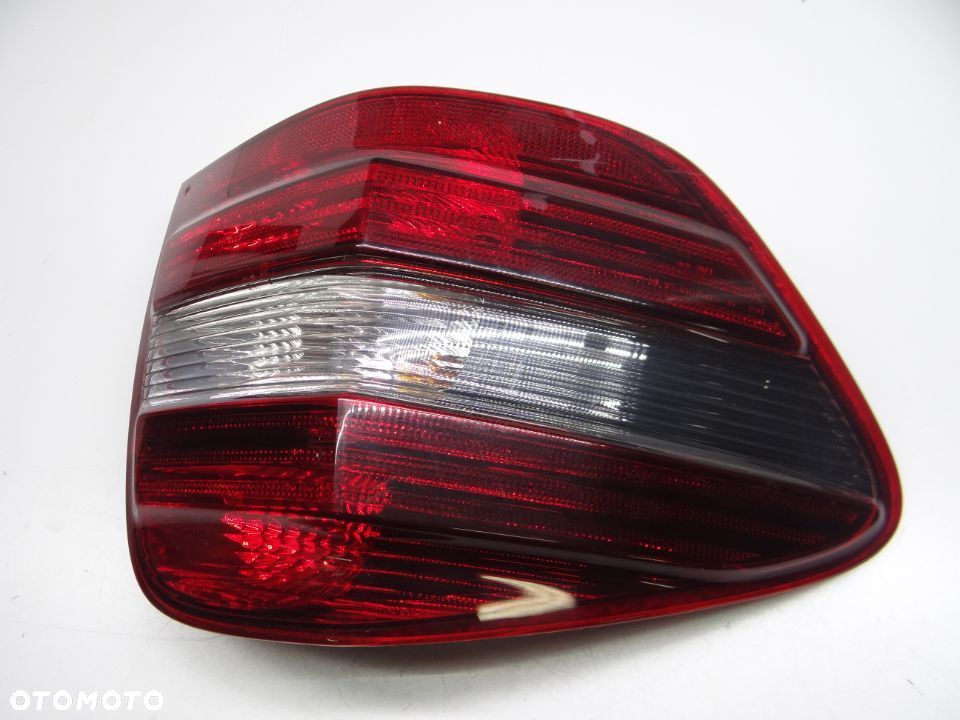 ML W164 Lampa lewy tyl - 2