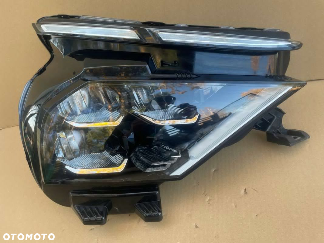 Citroen C4 Iii 2020 > Prawa Przednia Lampa Led Vision Europa - 2