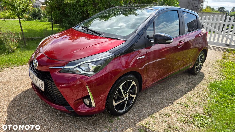 Toyota Yaris Hybrid 100 Selection - 2