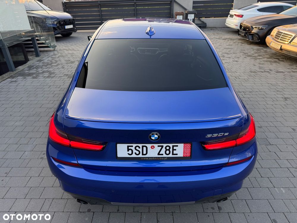 BMW Seria 3 330e M Sport - 8