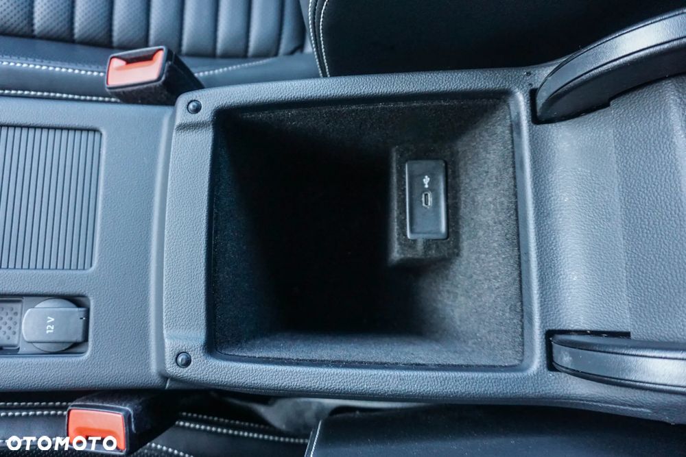 Volkswagen Passat 2.0 TSI 4Mot Elegance DSG - 24