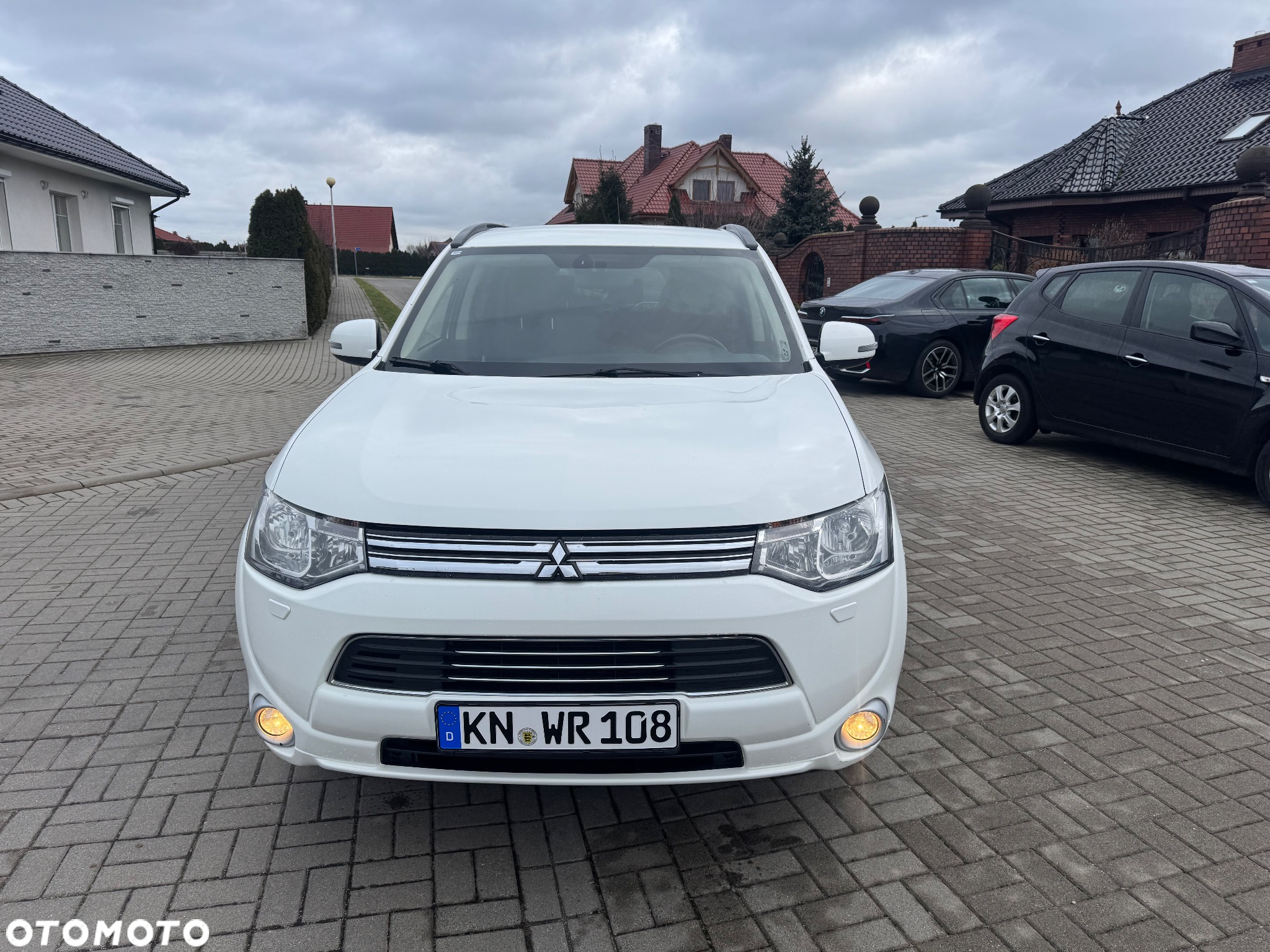 Mitsubishi Outlander 2.0 4WD Plug-In Hybrid - 3