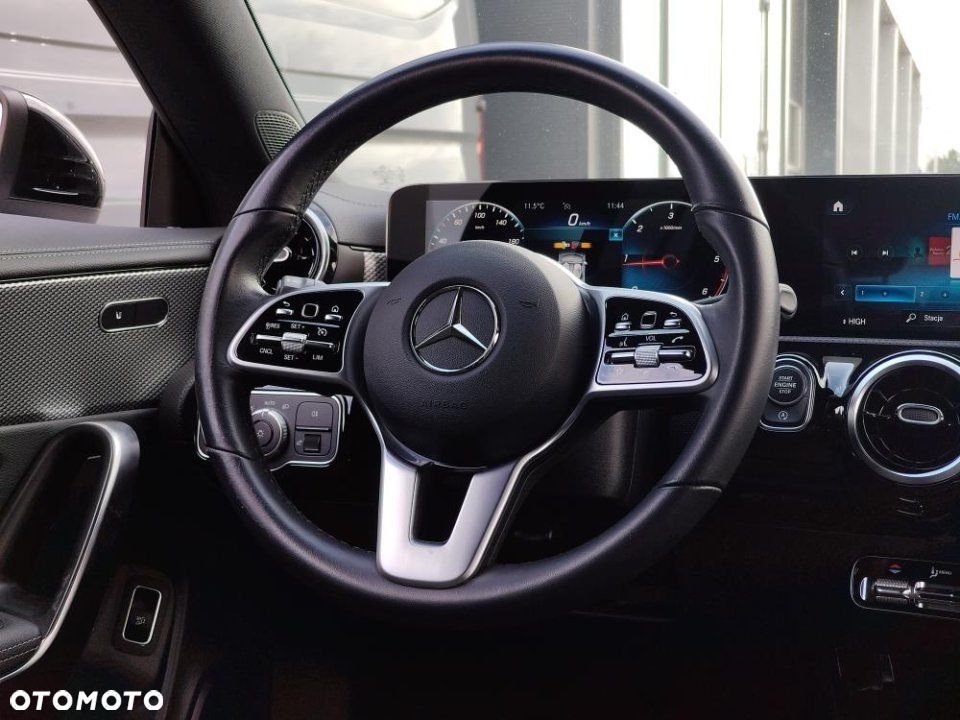 Mercedes-Benz CLA - 25