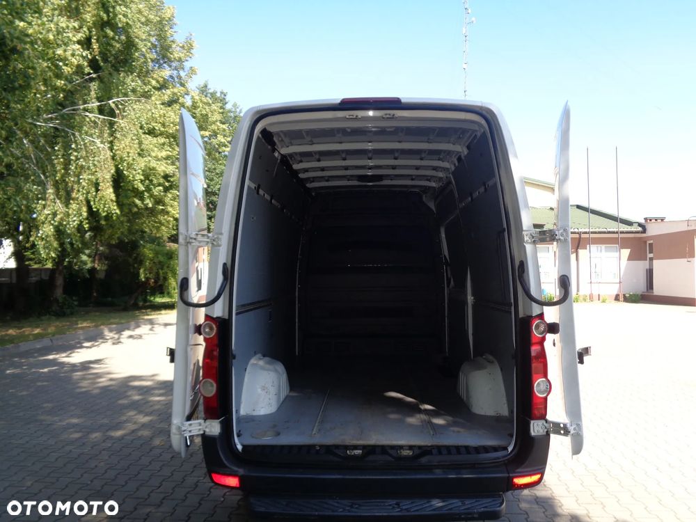 Volkswagen Crafter - 11