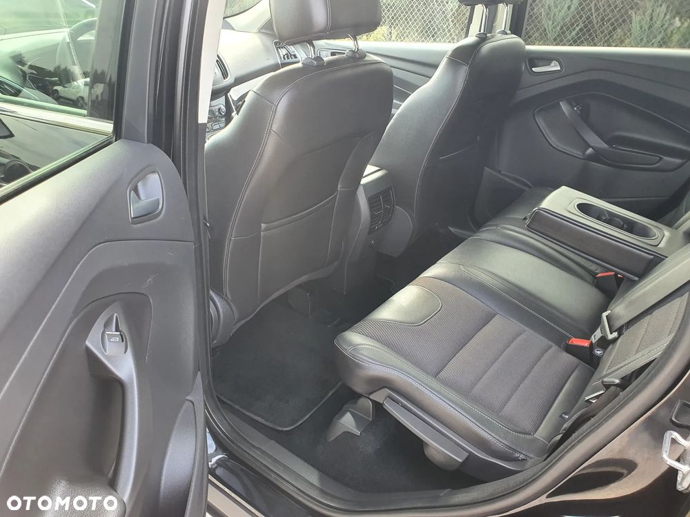 Ford Kuga 2.0 TDCi 2x4 Titanium - 10