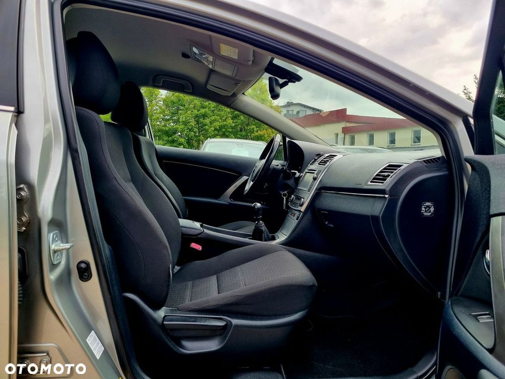 Toyota Avensis 1.8 Selection - 11