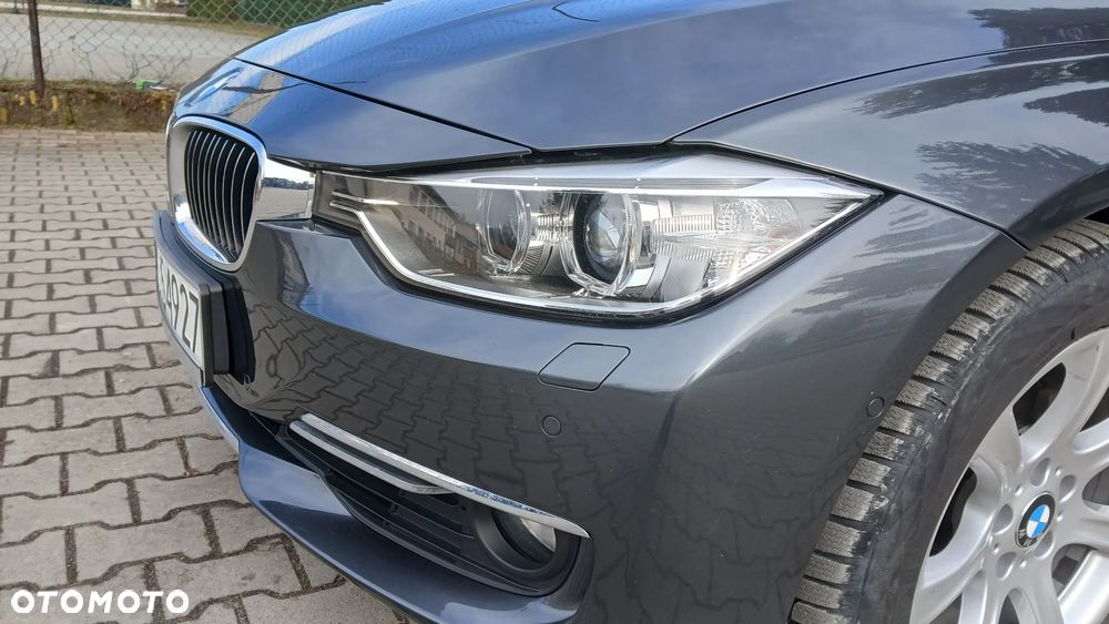 BMW Seria 3 330d Sport-Aut Luxury Line - 12