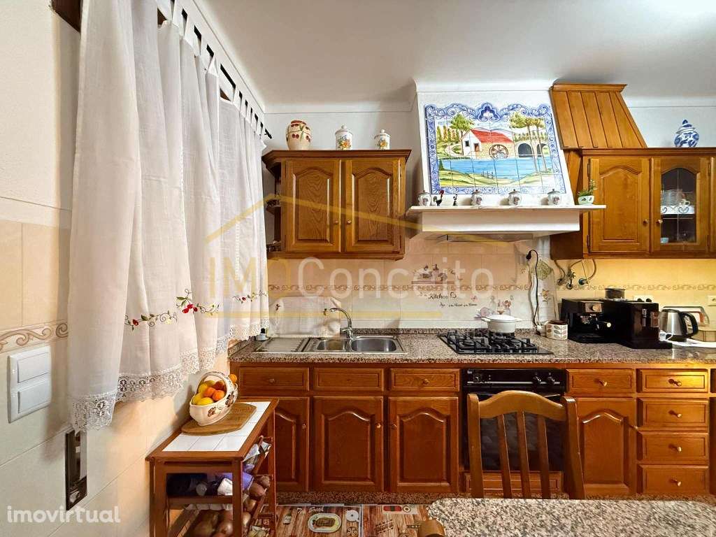 Moradia T4 Térrea - Centro da cidade | Jardim e Garagem- Entroncamento - Grande imagem: 3/38