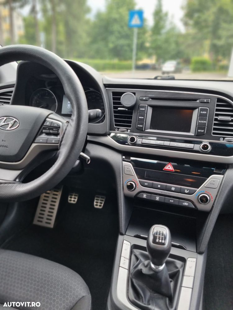 Hyundai Elantra 1.6 CRDI Highway - 8