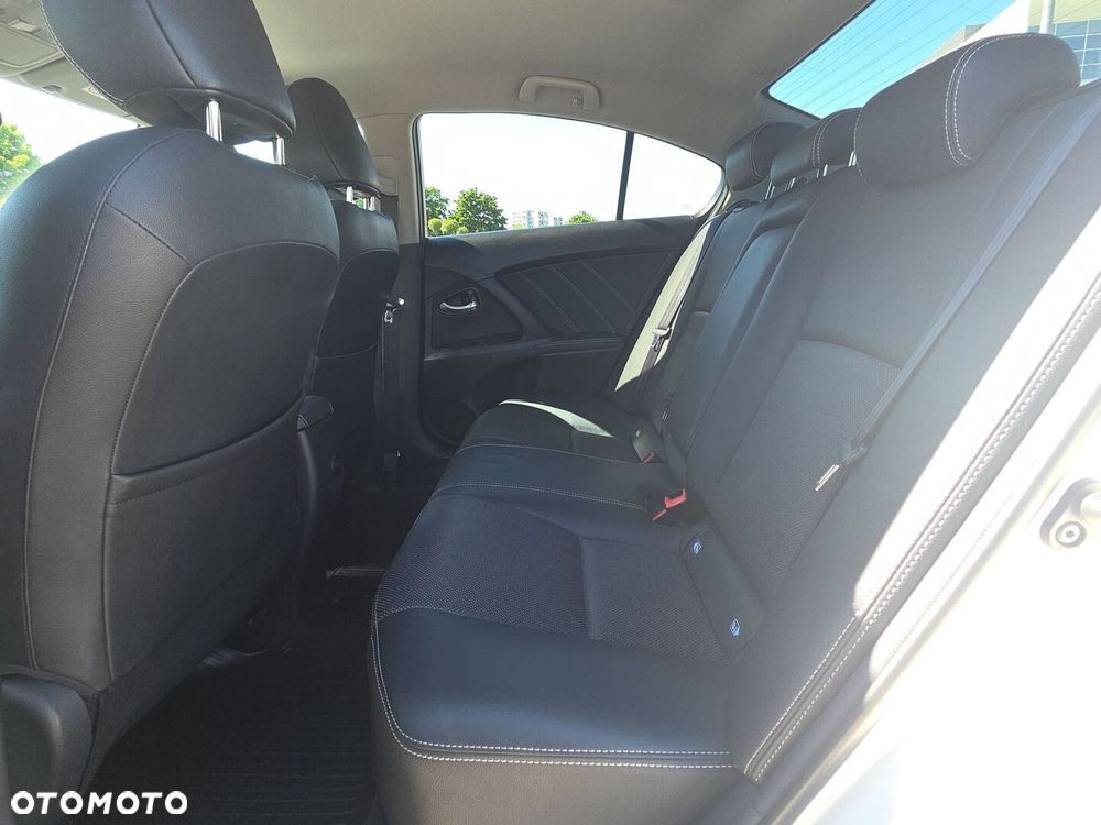 Toyota Avensis 1.8 Premium MS - 14