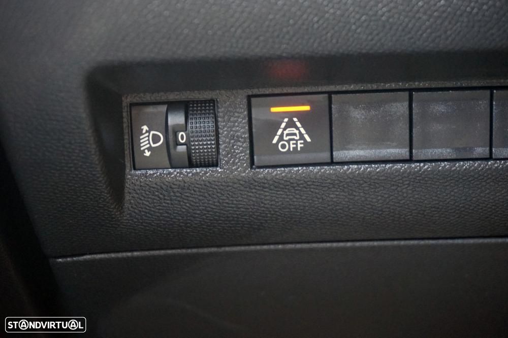 Peugeot 208 1.2 PureTech Allure EAT8 - 17