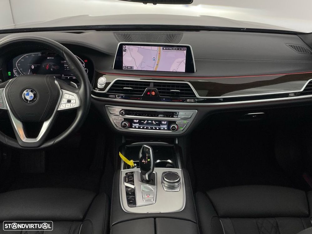 BMW 745 e iPerformance Pack M Auto - 10