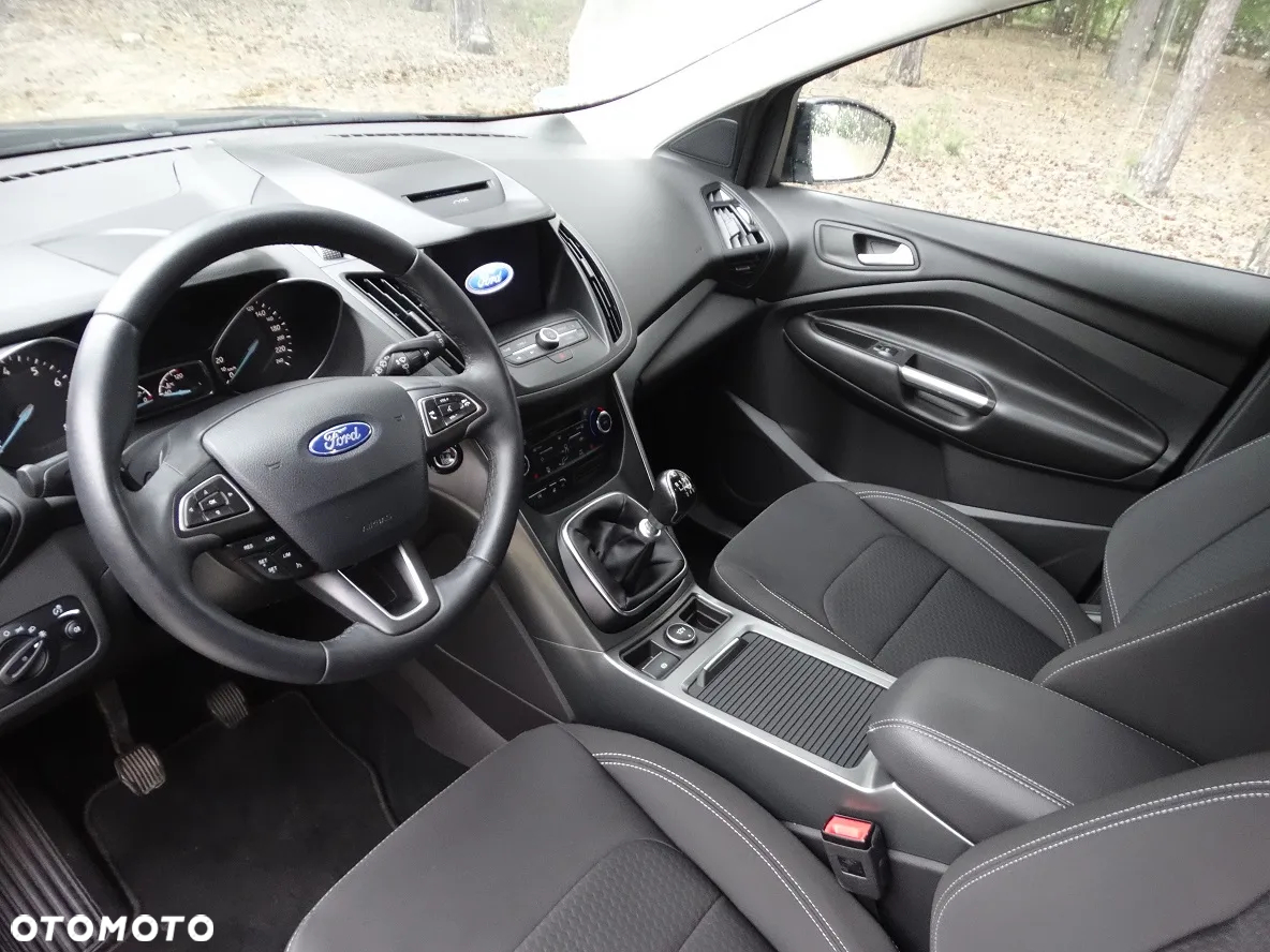 Ford Kuga - 10