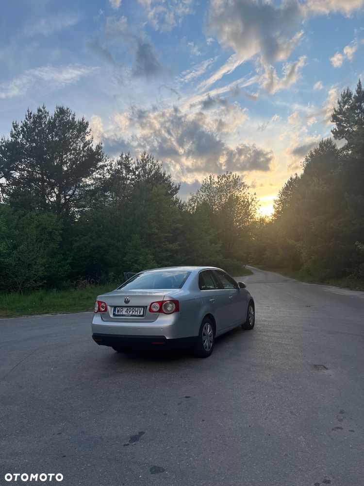 Volkswagen Jetta 1.9 TDI Comfortline - 6