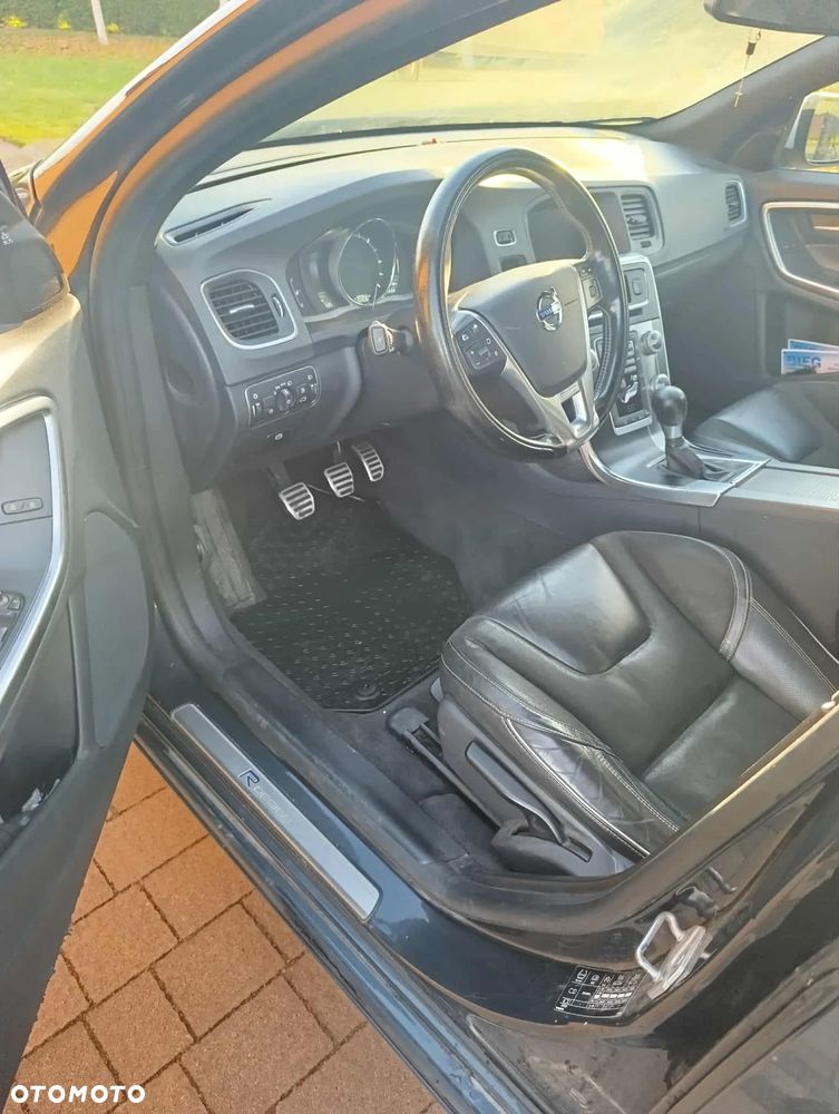 Volvo V60 D3 R-Design Momentum - 10
