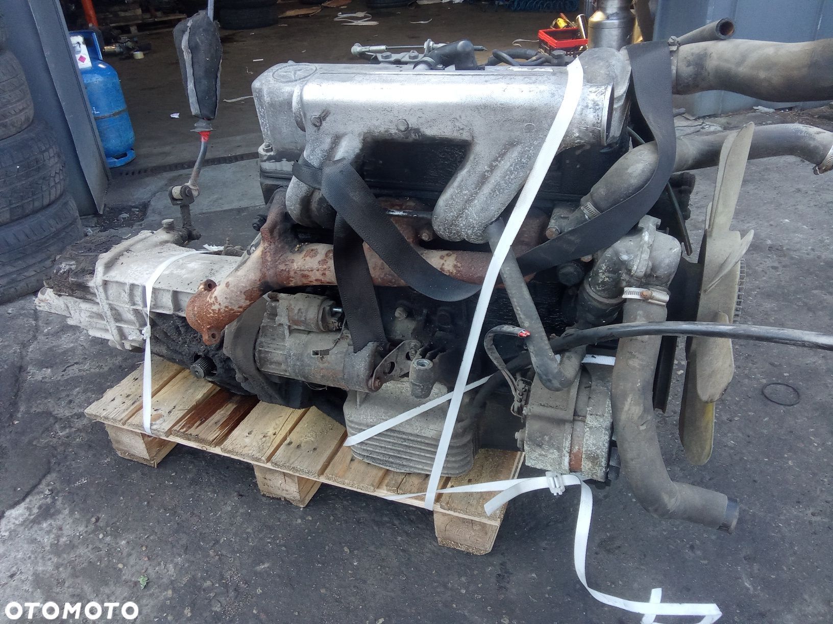 Silnik 2.4D Mercedes W631 MB100 kompletny Sprawny - 1