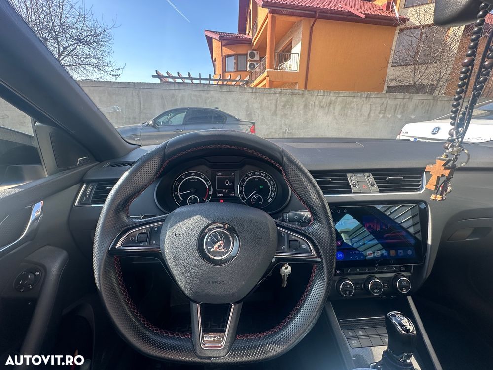 Skoda Octavia 2.0 TSI DSG RS - 11