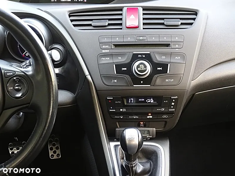 Honda Civic 1.4 i-VTEC Comfort Black Edition - 37