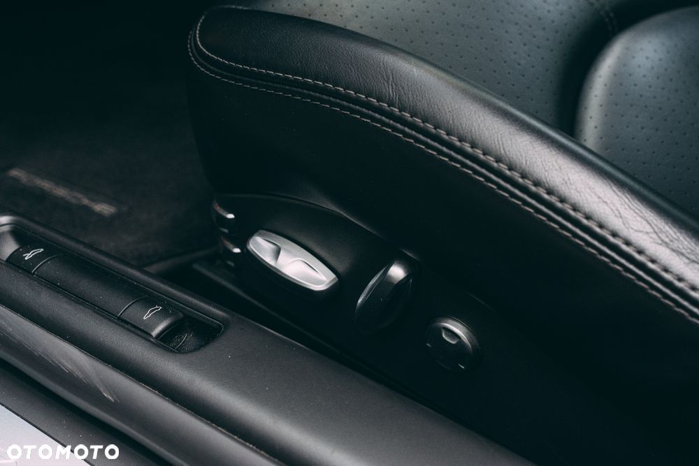 Porsche 911 Carrera 4S PDK - 15