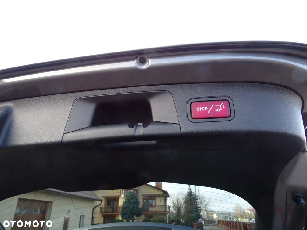 Mercedes-Benz GLA 200 - 12