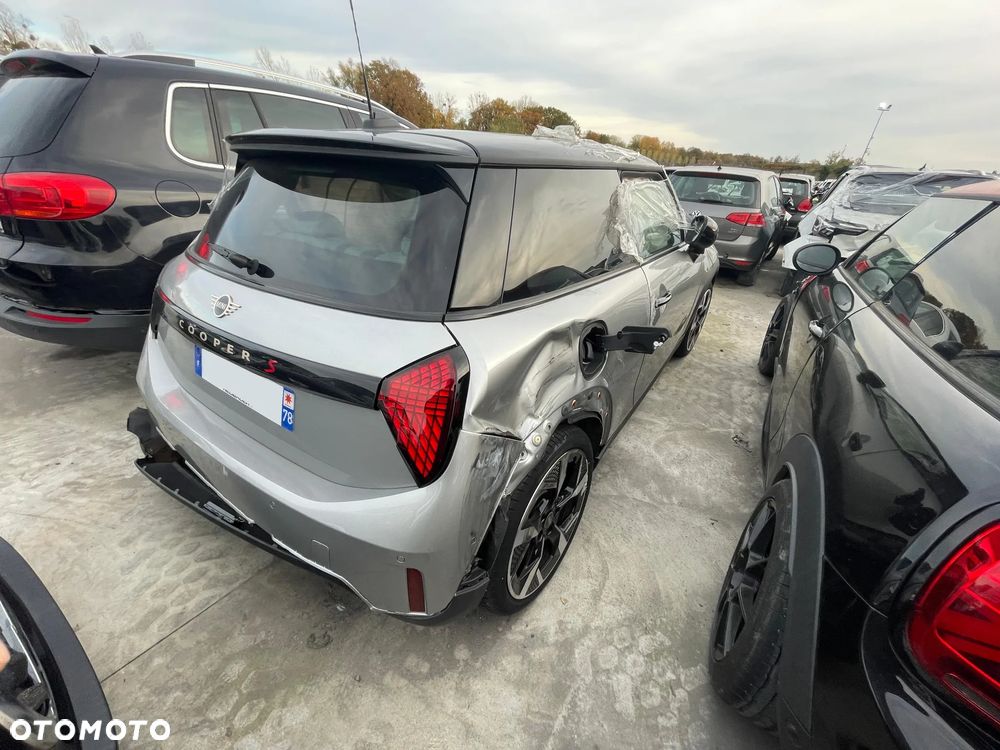 MINI Cooper S Essential Trim - 6