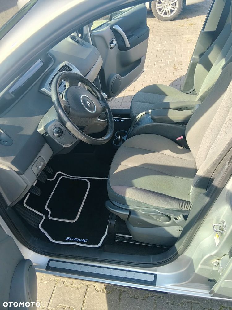 Renault Scenic 1.6 16V Authentique - 10