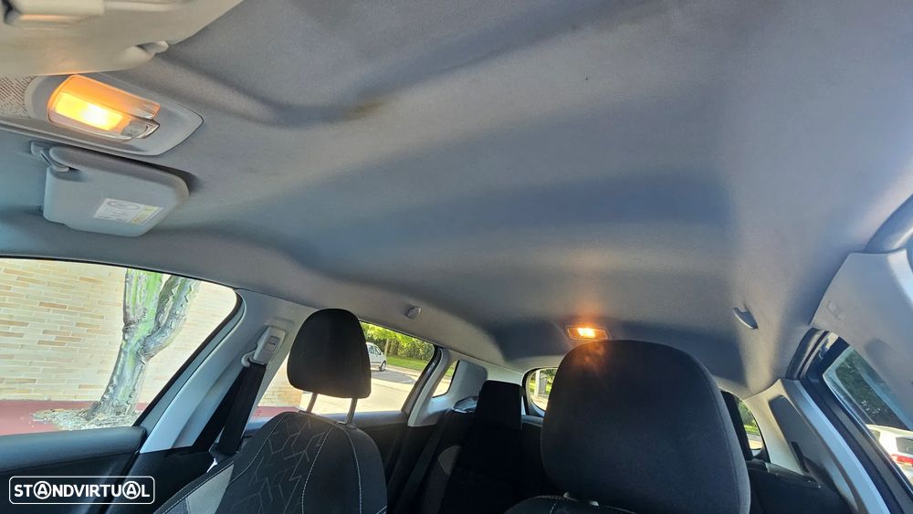Peugeot 2008 1.6 BlueHDi Allure - 22