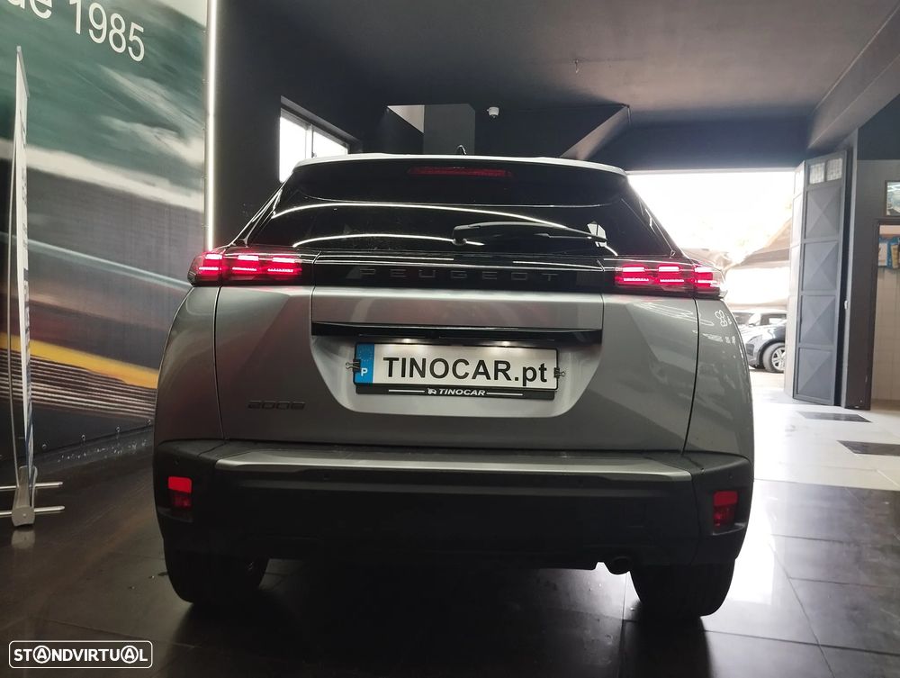 Peugeot 2008 1.2 PureTech Allure — fotografia 11