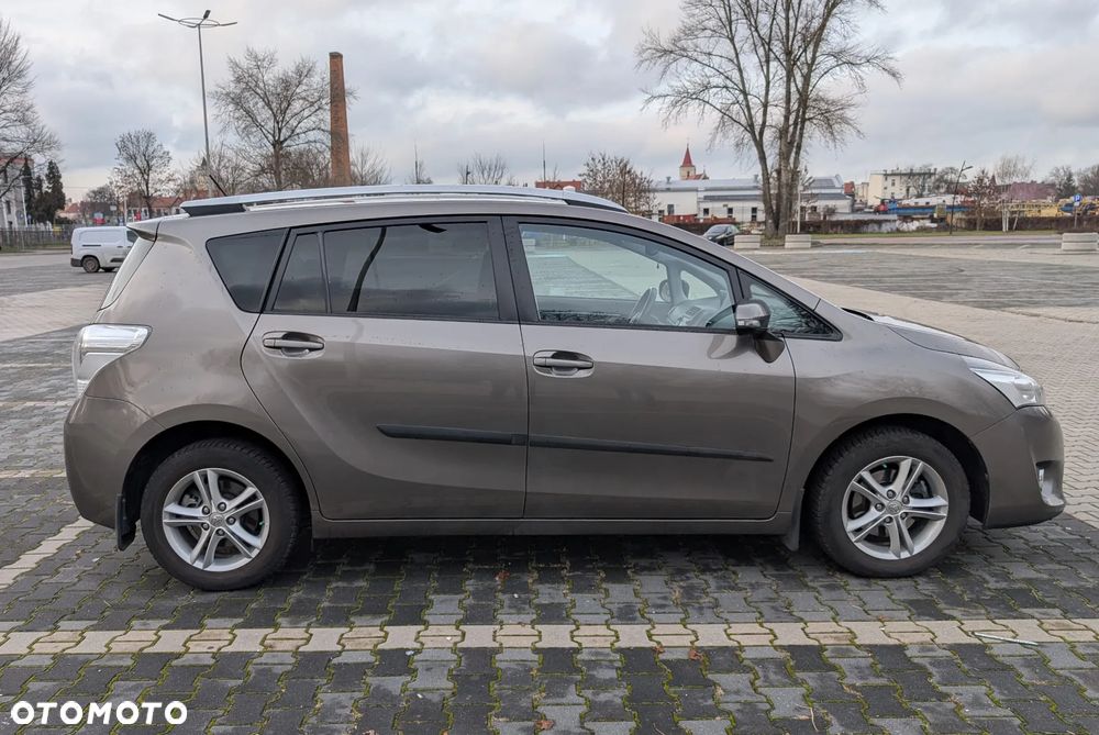 Toyota Verso 1.8 Premium 7os EU6 - 4