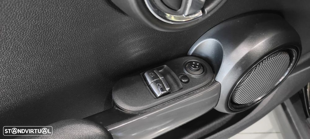 MINI 3 Portas One D - 28