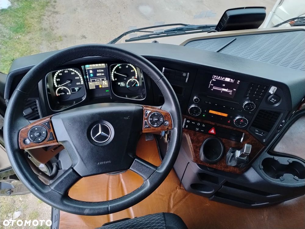 Mercedes-Benz Actros - 3