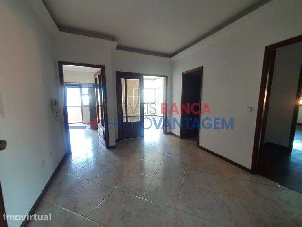 APARTAMENTO T2 C/VARANDA - RIO TINTO, GONDOMAR - Grande imagem: 4/13