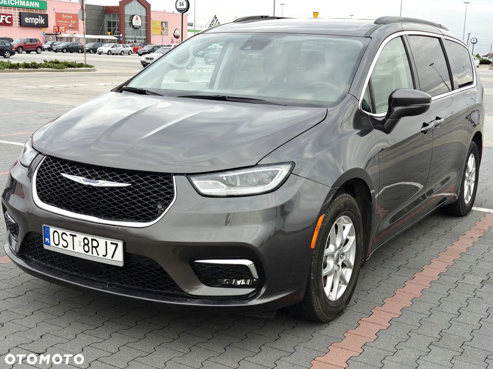 Chrysler Pacifica - 4