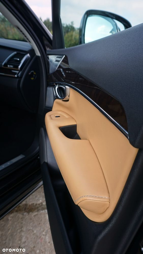 Volvo XC 90 - 19
