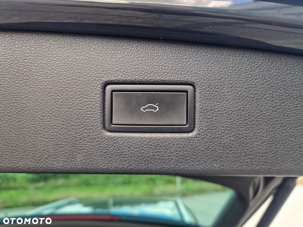 Volkswagen Tiguan 2.0 TDI SCR 4Mot Elegance DSG - 23