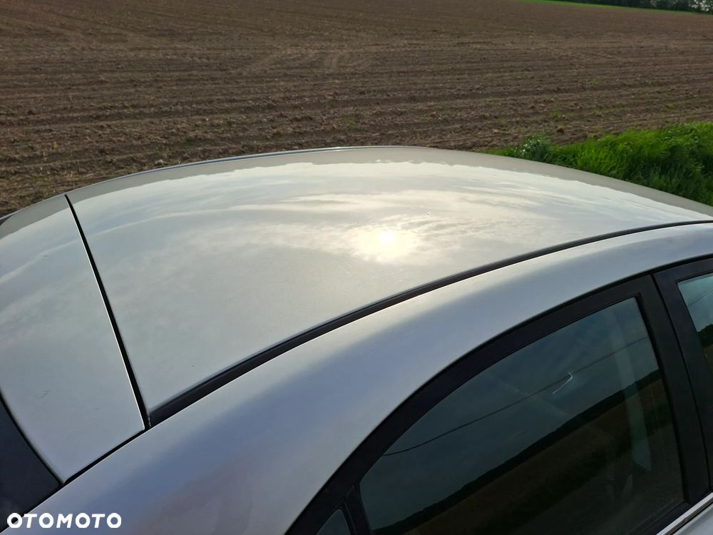 Toyota Avensis 1.8 VVT-i Luna - 24