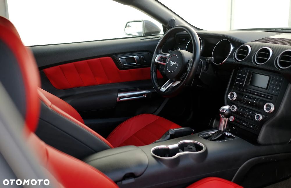 Ford Mustang Fastback 2.3 Eco Boost - 19