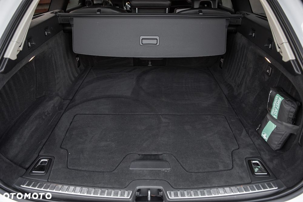 Volvo V90 D3 AWD Geartronic Inscription - 28