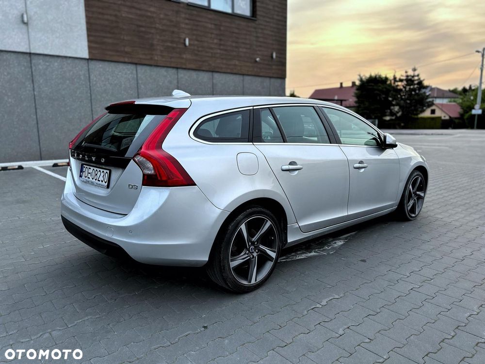 Volvo V60 D3 Geartronic Momentum - 8