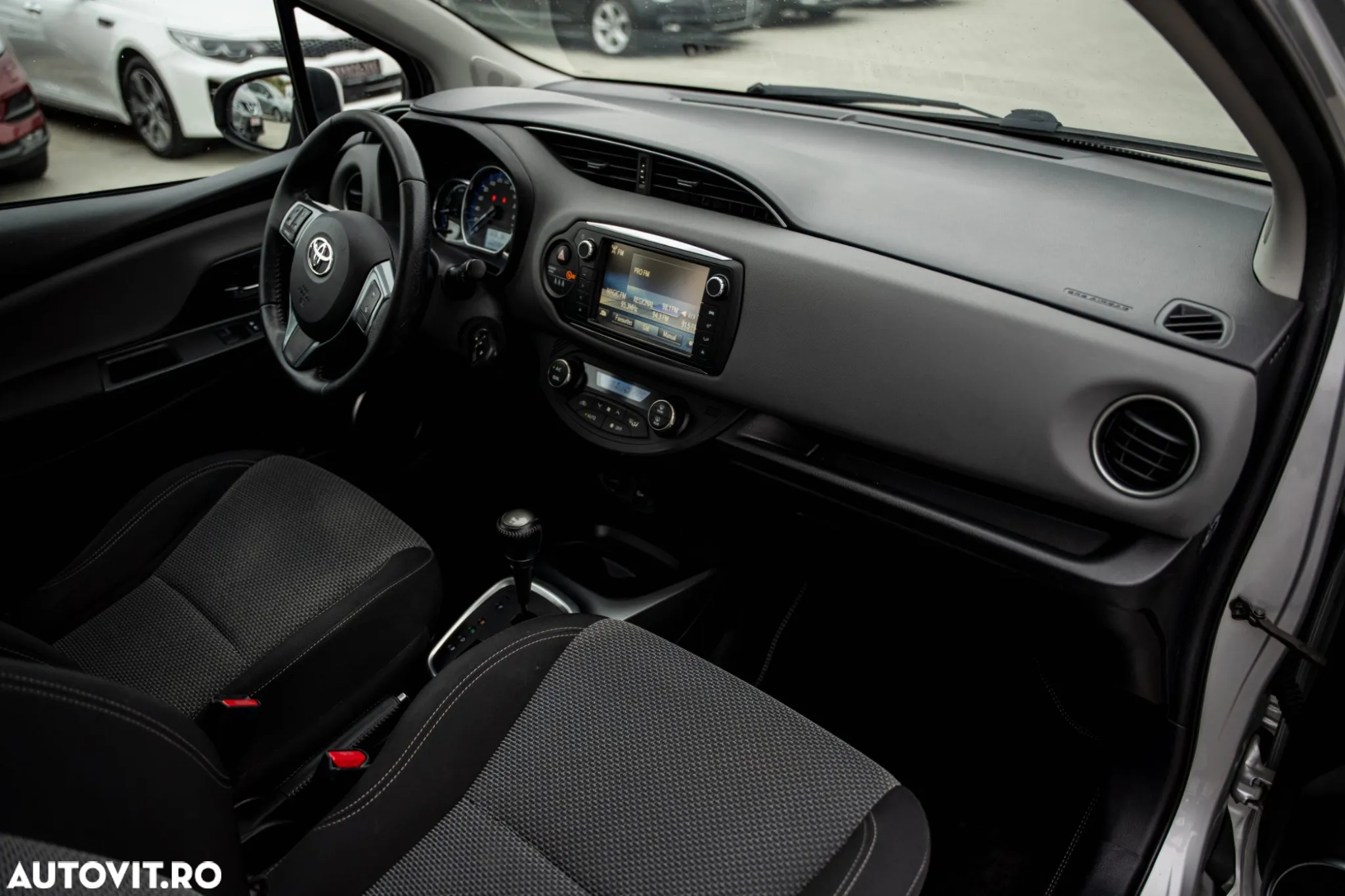 Toyota Yaris 1.5 VVT-i HSD Exclusive - 7
