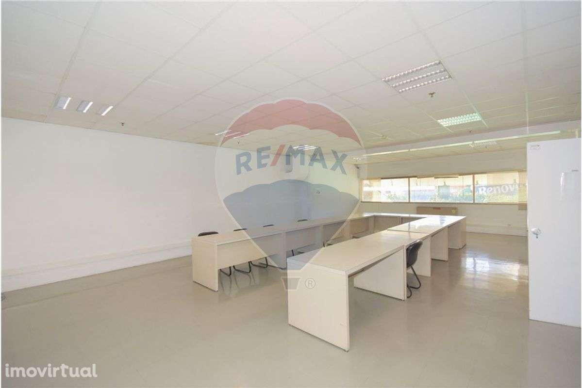 ESCRITÓRIO NO HPERMERCADO AUCHAN DA MAIA - Grande imagem: 4/20